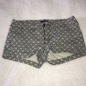 Stretch pattern shorts